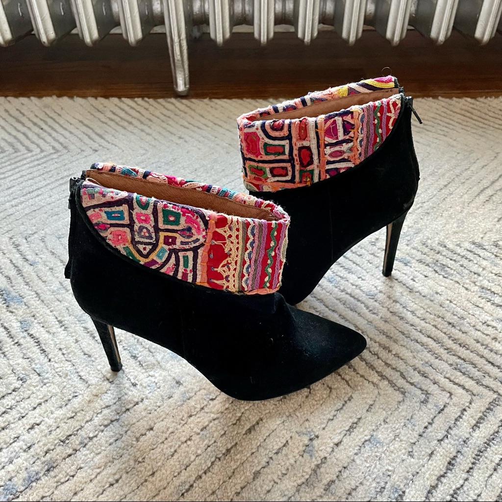 Howsty Patterned Cuff Suede Booties